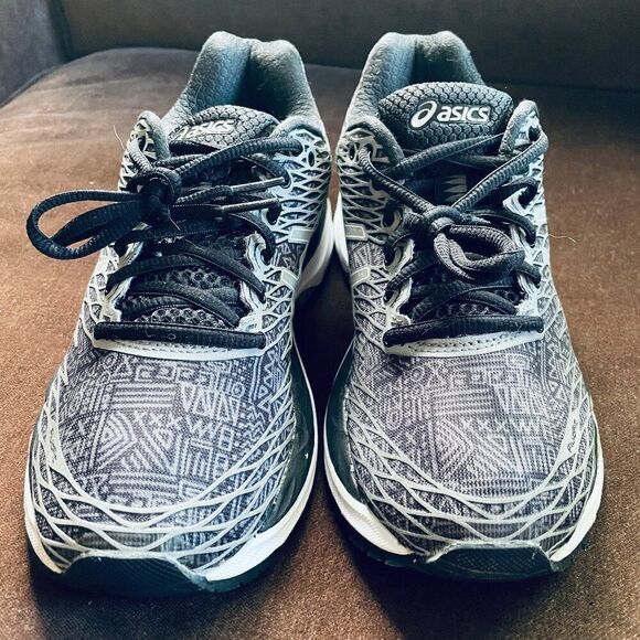 Excellent condition ASICS GEL Nimbus 18 Black Silver Pattern 8 US Womens Medium - Picture 2 of 9